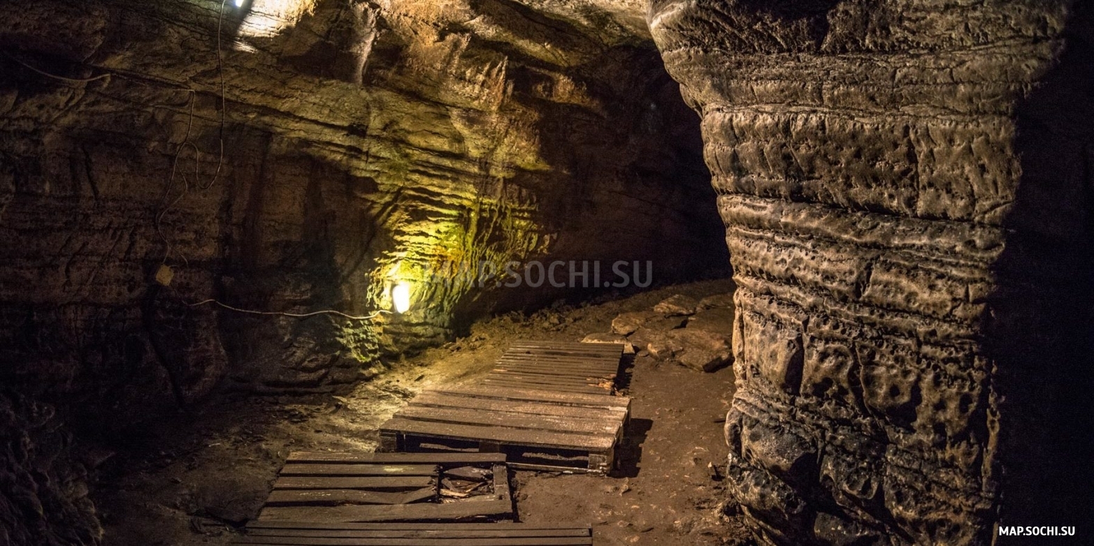 Ахштырская пещера, Современные, Достопримечательности, Цветные