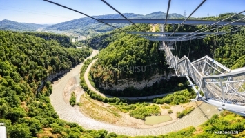 SkyBridge (СкайБридж, самый длинный пешеходный мост в мире)