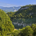 SkyBridge (СкайБридж, самый длинный пешеходный мост в мире), Современные, Достопримечательности, Цветные