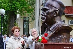 Памятник Сергею Соколову