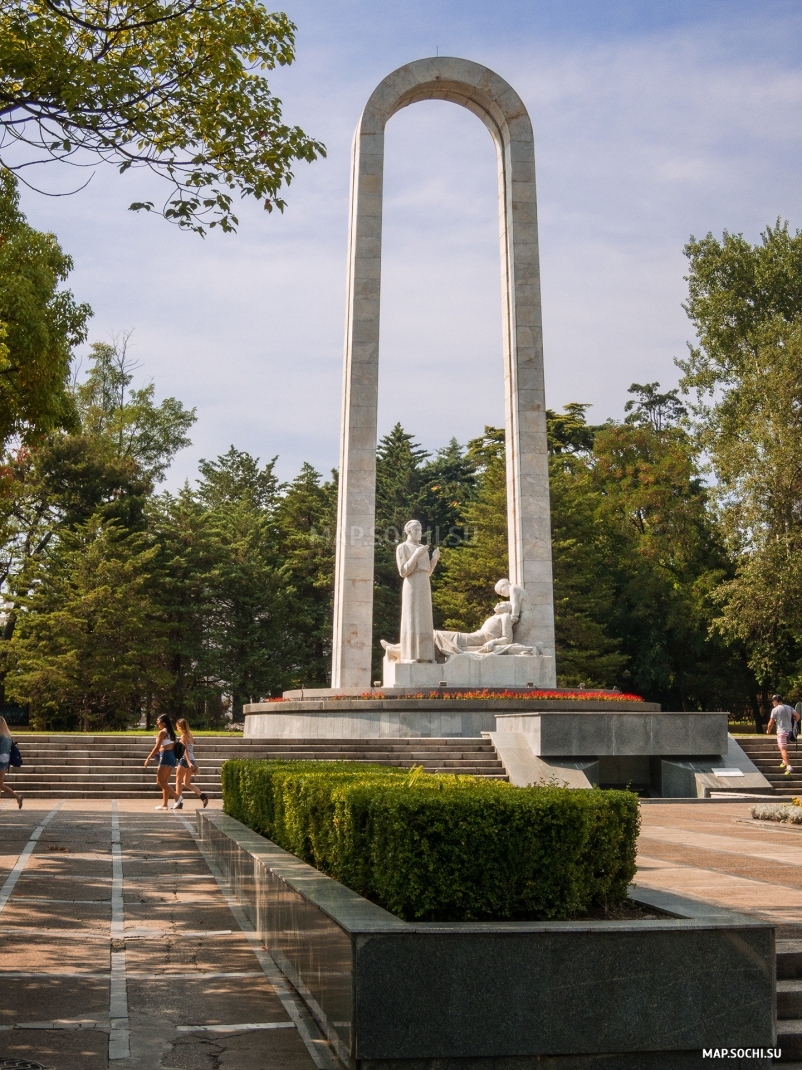 Подвиг во имя жизни, Современные, Достопримечательности, Цветные