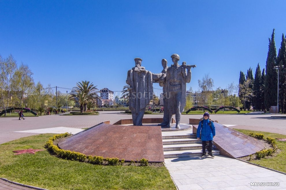 Памятник адлерцам, погибшим в годы Великой Отечественной войны, Современные, Достопримечательности, Цветные