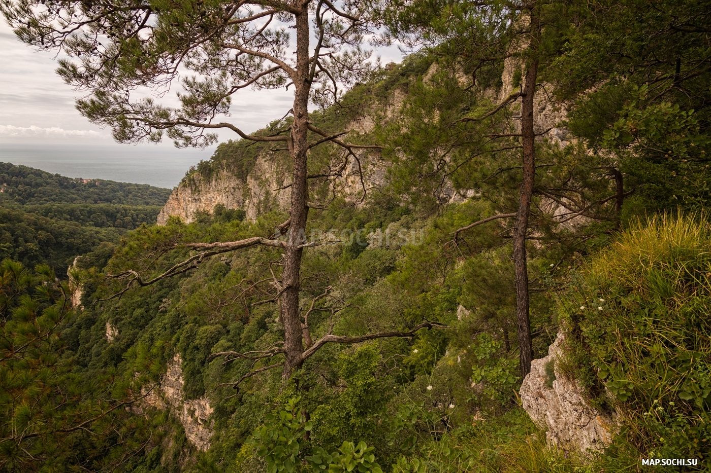 Орлиные скалы, Современные, Достопримечательности, Цветные