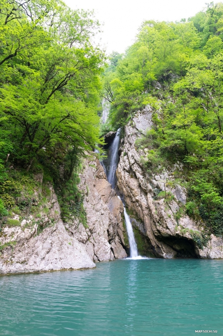 Агурские водопады, Современные, Достопримечательности, Цветные