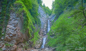 Водопад Безымянный